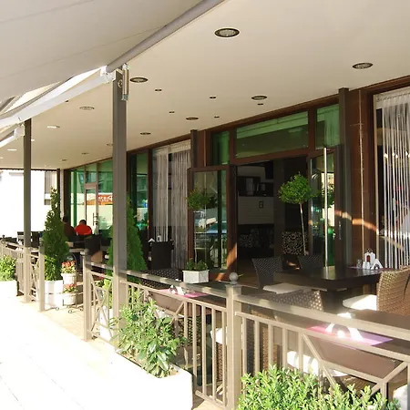 Hotel Plaza 3*