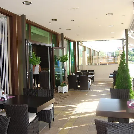 Hotel Plaza 3*