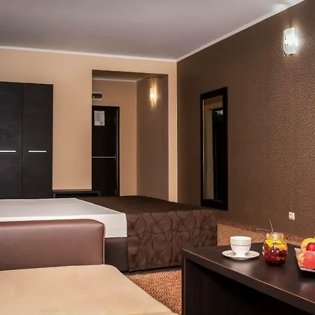 Plaza Hotel 3*